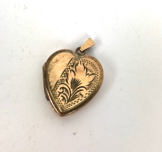 Vintage Locket , Rolled Gold Heart Locket, Photo l