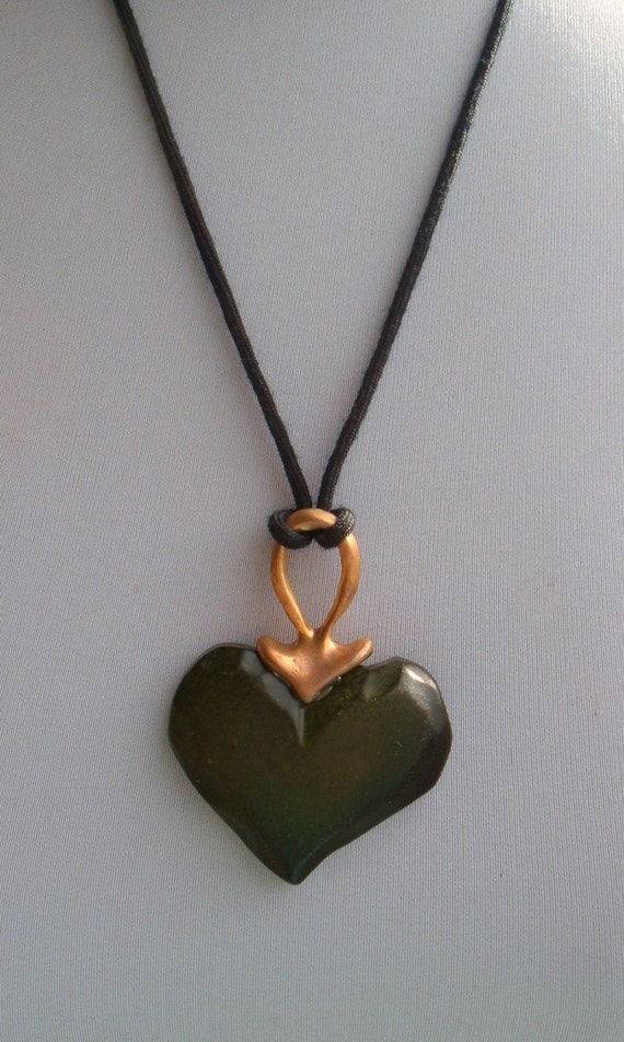 Big Green Plastic Heart Vintage Corded Necklace b… - image 3