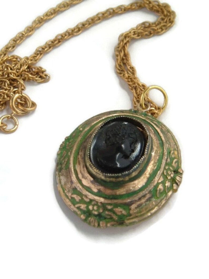 Cameo Pendant,Cameo Locket jewelry,Vintage locket,Victorian cameo locket,green patina Vintage Upcycle,Coro Cameo locket Necklace