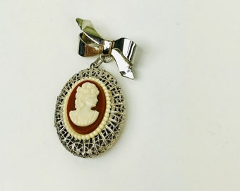 Vintage Cameo Locket Brooch: Victorian Style Dangler Pendant
