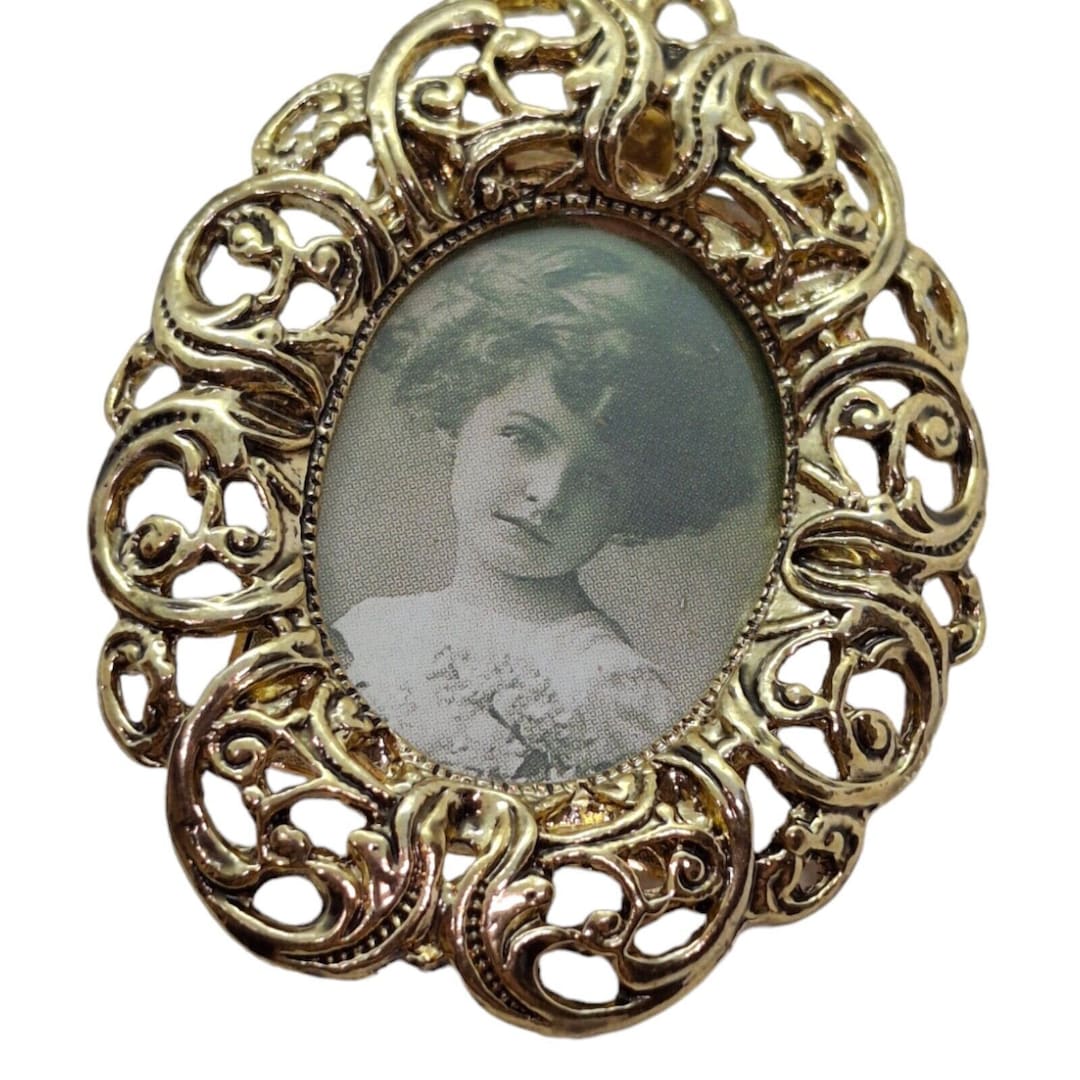 Vintage Filigree Pin Brooch Cottagecore Grannycore Photo Picture Holder ...