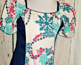 Vintage Hawaiian Maxi Dress: Floral Tiki Pin Up Style (Size S)