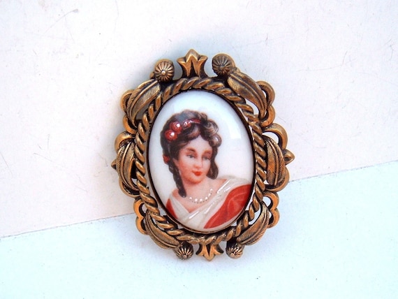 Denbe cameo vintage brooch pendant - image 1