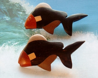 Wood fish vintage brooch lot of 2