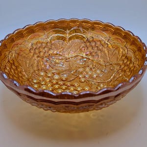 Vintage Imperial Marigold Carnival Glass Bowl – Grape & Vine Pattern with Scalloped Edge