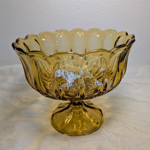 Vintage Anchor Hocking Amber Glass Pedestal Fruit Bowl – 9&quot; Wide Serving Dish