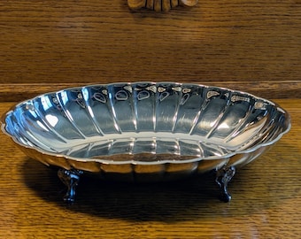 Oneida Silver Plate Footed Serving Bowl Scalloped Edge Vintage Oval Dish