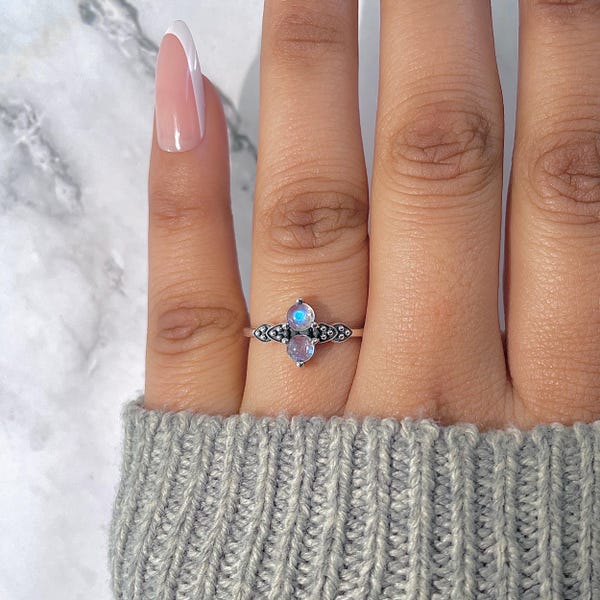 Anillo de piedra lunar / Plata de ley 925 / Piedra preciosa curativa / Rodio vermeill / Joyería de piedra de nacimiento / Regalos para ella / Anillo delicado RBM-RDR-1521.