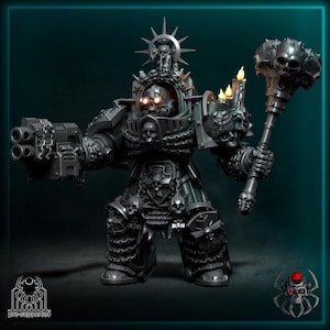Puede incluir: Una detallada figura gris oscuro de un guerrero fuertemente blindado, sosteniendo un arma de múltiples cañones y una maza con una calavera en la parte superior. La figura está adornada con calaveras y símbolos religiosos, con ojos rojos brillantes. La base tiene el texto "pre-supported".