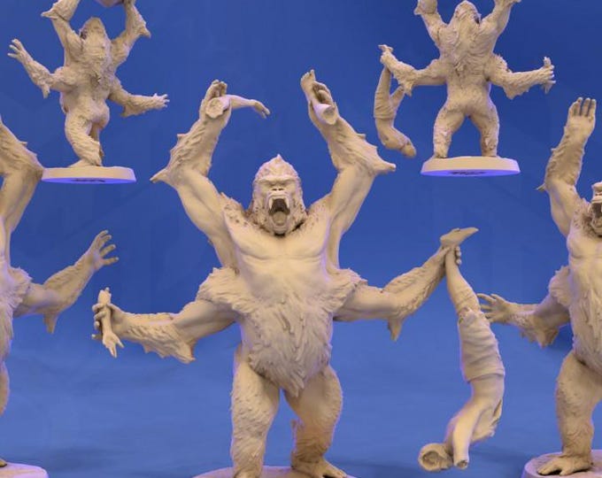Girallon Attack pose 1 - Fantasy Miniature - Mini Monster Mayhem Fantasy Resin Miniature