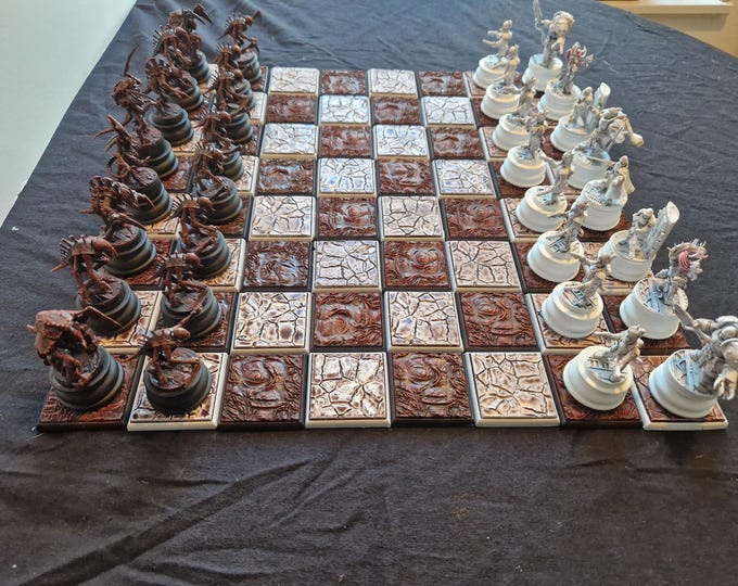 Chess - Space Marine vs Tyranid Proxy - Unique one of a kind painted by a Guest Artist - Signed Authenticity certificate included