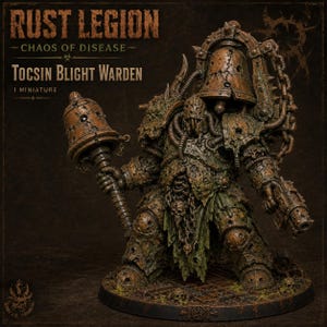 Puede incluir: Una miniatura Tocin Blight Warden de la colección Rust Legion Chaos of Disease. La figura es un guerrero fuertemente blindado con una armadura de placas oxidada y corroída de color verde y marrón, que sostiene una maza con forma de campana.
