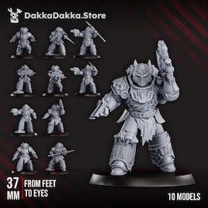 Könnte beinhalten: Eine Sammlung von zehn grauen Miniaturmodellen gepanzerter Figuren, einige mit Waffen. Der Text "37 mm vom Fuß bis zu den Augen" ist sichtbar. Das DakkaDakka.Store-Logo befindet sich oben links.