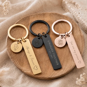 Schlüsselanhänger mit Gravur personalisiert | Name Datum Symbol | Geschenk Partner Freund Jahrestag Valentinstag | Edelstahl