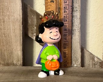 Vintage Peanuts Lucy Goes Trick or Treating as a Queen