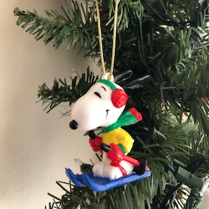 Vintage Peanuts Snoopy on Snow Skis Snoopy Skiing PVC Figure