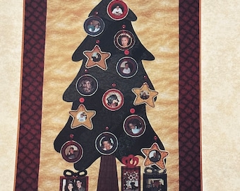 Vintage Christmas Family Tree Quilt Wallhanging Pattern by Robb-n-Graves Designs