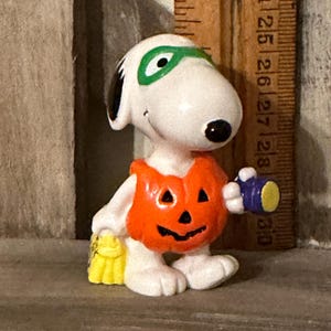 Vintage Peanuts Snoopy Trick or Treats as a Jack-O-Lantern PVC Miniature Figure With or Without Screw Eye for Hanging