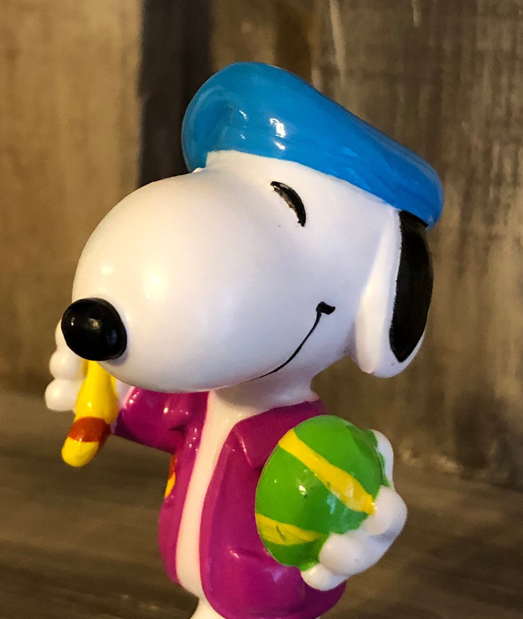 Vintage Peanuts Snoopy Easter PVC Figurine 
