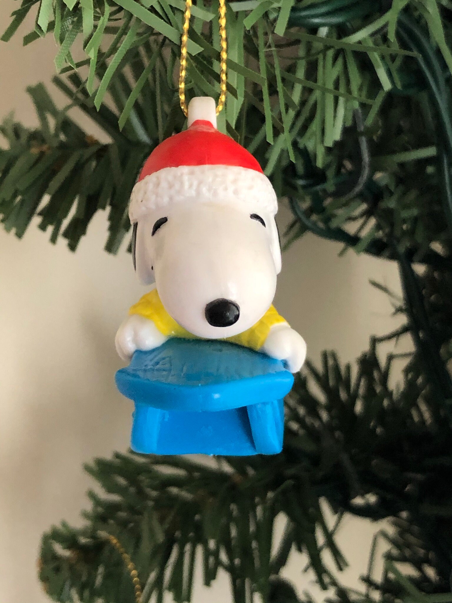 そりに乗ったヴィンテージのスヌーピーのクリスマスオーナメント そりに乗ったヴィンテージのスヌーピーのクリスマスオーナメント