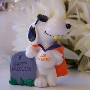 Vintage Joe Vampire Snoopy Whitman Joe Cool Halloween Figure With or Without Screw Eye for Hanging