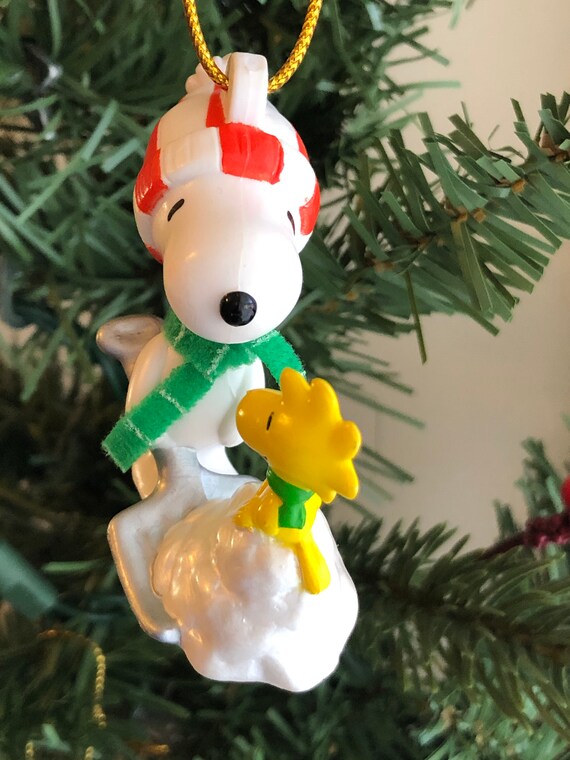 Vintage Peanuts Snoopy & Woodstock Shoveling Snow Merry Christmas Plastic Ornament