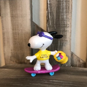 Vintage Snoopy Joe Cool Easter Skateboard