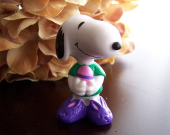 Vintage Peanuts Snoopy in Bunny Slippers with Easter Egg Miniature Figurine