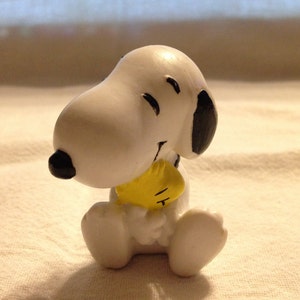 Vintage Snoopy and Woodstock Figurine PVC Miniature Snoopy Hugging Woodstock