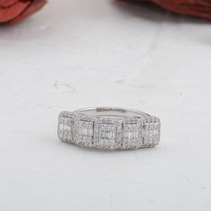 Baguette Diamant Ring, Mit Runden Diamant Akzenten Elegantes Gold Stacking Band, Baguette Diamant Ehering Geschenk für Sie