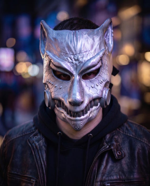 Cyberpunk Wolf Mask - Techwear Cosplay Accessory - Futuristic Festival Gear