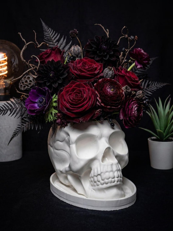 White Anatomical Skull Planter – Gothic Succulent Vase, Memento Mori Decor