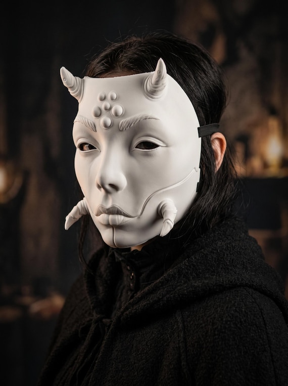 Jorogumo Moving Jaw Mask | Articulated Japanese Spider Demon Wearable | Moving Mouth Cosplay Horned Yokai Mask, Fantasy Masquerade