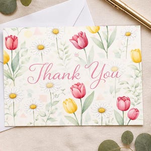 Tarjeta de agradecimiento floral, tarjeta de agradecimiento con tulipanes rosas y margaritas, elegantes notas de agradecimiento, tarjeta de agradecimiento para bodas, bonita papelería femenina.