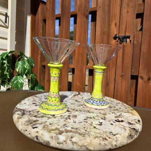Set of 2 Hand-Painted Martini Glasses – Unique Green Stem Cocktail Glassware – Decorative Drinkware