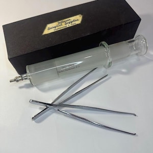 Vintage Becton Dickinson (BD) Yale model, 50cc Glass Syringe, Original box, Excellent Condition