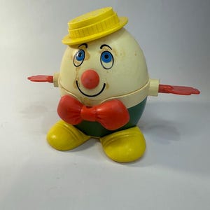 Vintage Fisher-Price 1967 Humpty Dumpty Pull Toy