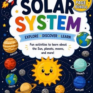 Può includere: Un pacchetto di attività educative di 21 pagine con il testo SOLAR SYSTEM EXPLORE DISCOVER LEARN. Il design include un sole in stile cartone animato, pianeti come Giove, Marte, Terra, Saturno, Mercurio, Venere, Urano e Nettuno e un razzo.