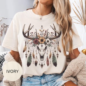 Boho Cow Skull T-shirt, Howdy Shirt, Wild West Shirt, Cowgirl Shirt, Bull Skull Shirt, Country Music Shirt, Wild West Sweatshirt