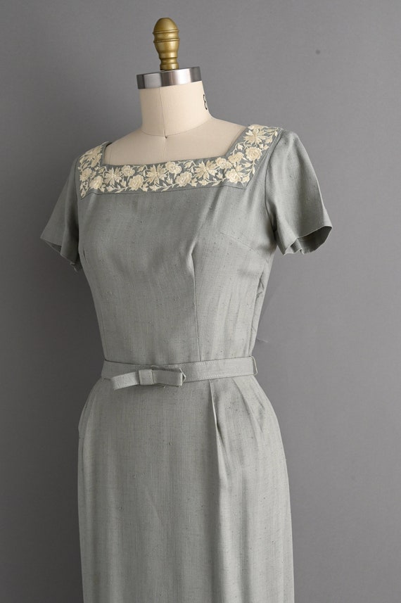 vintage 1950s Floral Embroidered Wiggle Dress | S… - image 8