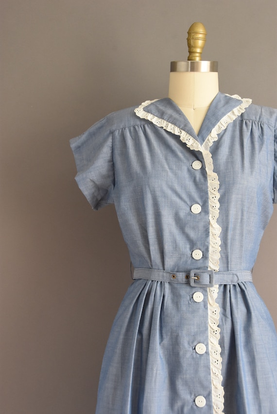 vintage 1950s Chambray Blue Eyelet Cotton Day Dre… - image 4