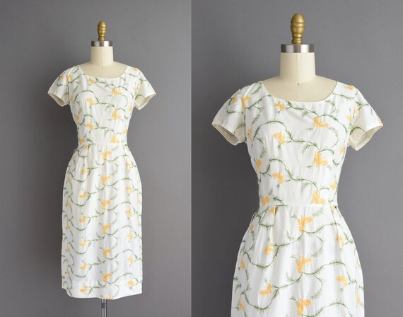 vintage 1950s | Beautiful white cotton Butterfly e