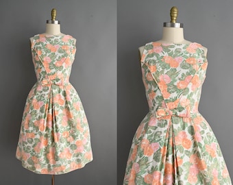 vintage 1950s Dress | Vintage Peach Floral Pront Full Skirt Party Dress | Small