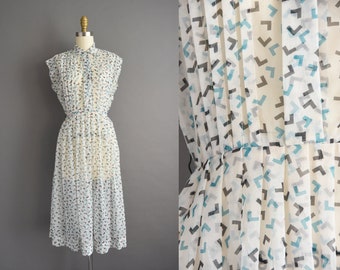 vintage 1950s Geometric Print Full Skirt Shirtdress | XS