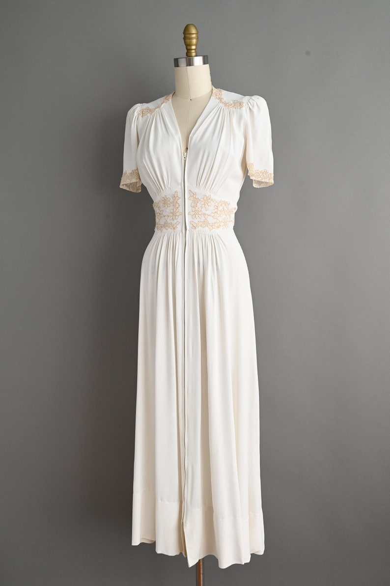 vintage 1940s Dress Rare Vintage Ivory White Floral Lace Rayon Wedding Dress XS Small image 8