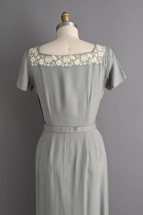 vintage 1950s Floral Embroidered Wiggle Dress | S… - image 10