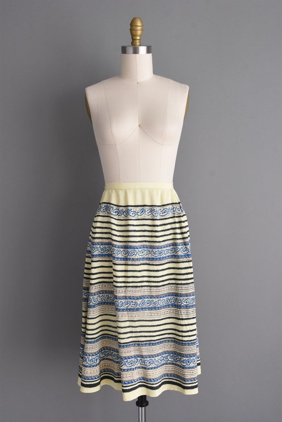 1950s Vintage Rayon Print Skirt | Small | - image 2