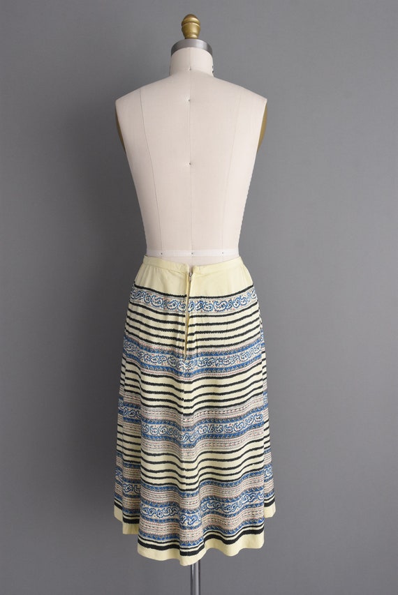 1950s Vintage Rayon Print Skirt | Small | - image 7