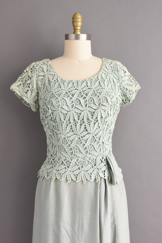 vintage 1950s | Mint Green Embroidered Floral Sho… - image 3