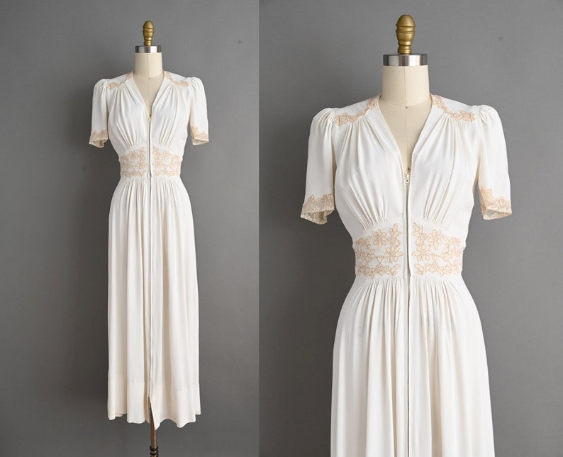 vintage 1940s Dress Rare Vintage Ivory White Floral Lace Rayon Wedding Dress XS Small image 1